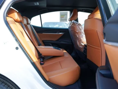 2026 Toyota Camry 4 Cylinder Petrol Engine White Tan Sedan GCC Specs