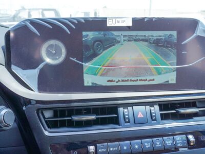 2025 Lexus ES300h 2.5L Hybrid 4 Cylinders Engine White Tan Sedan GCC Specs