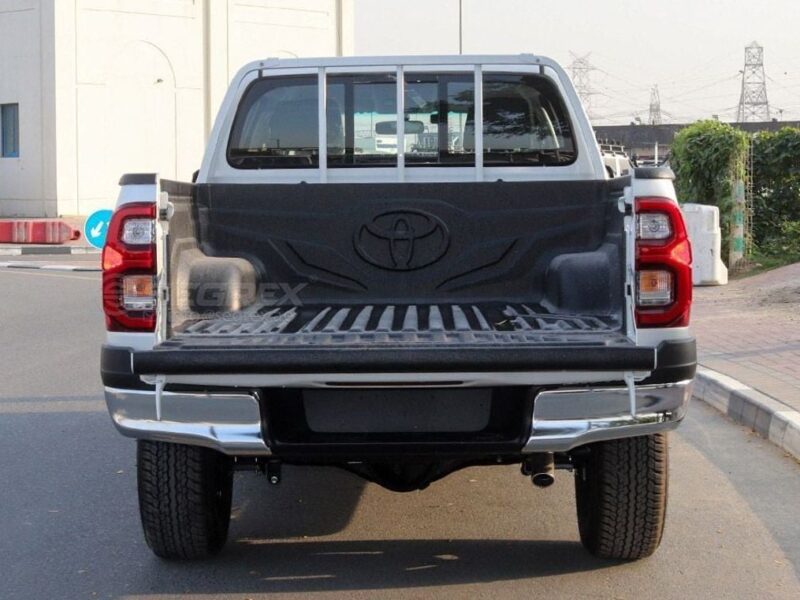 2026 Toyota Hilux DC 2.7L 4 Cylinders Petrol Engine White Black Pick Up Truck 4WD