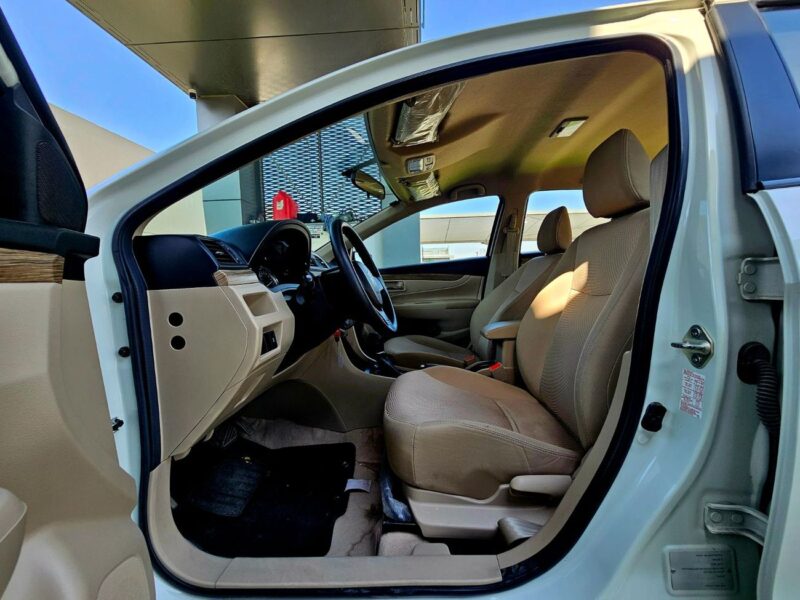 2024 Suzuki Ciaz GCC Specs 1.5 litres V4 Petrol Engine White Beige Sedan