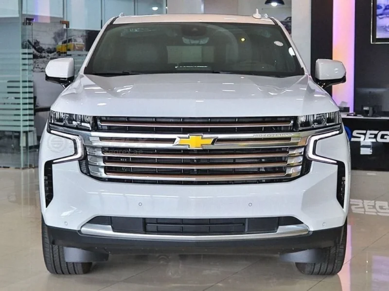 2023 Chevrolet Suburban High Country 6.2L 8 Cylinders Petrol AWD White Black SUV