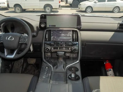 2025 Lexus LX600 3.5 Litres V6 Petrol Engine Green grey SUV GCC Specs