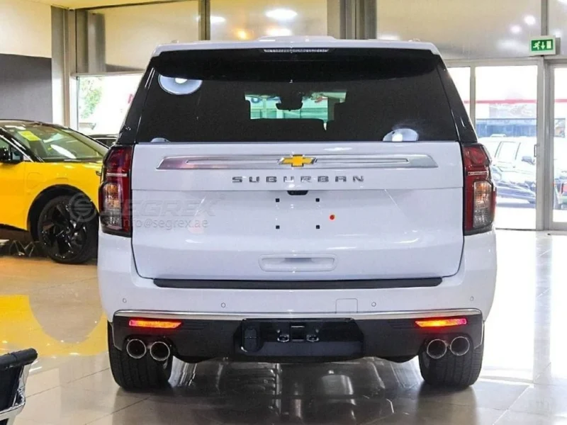 2023 Chevrolet Suburban High Country 6.2L 8 Cylinders Petrol AWD White Black SUV
