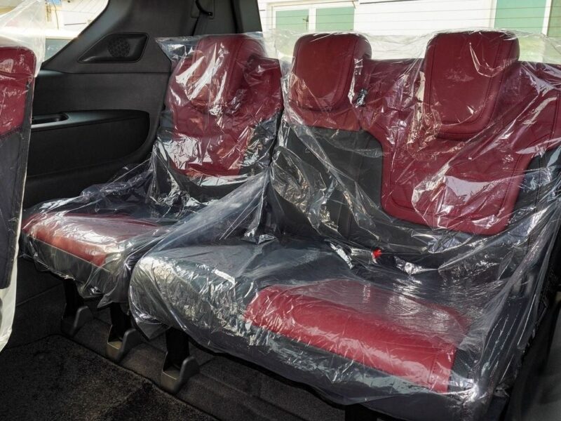 2025 Nissan Patrol Platinum 3.5-liter V6 Twin-Turbo Engine White Burgundy SUV GCC Specs