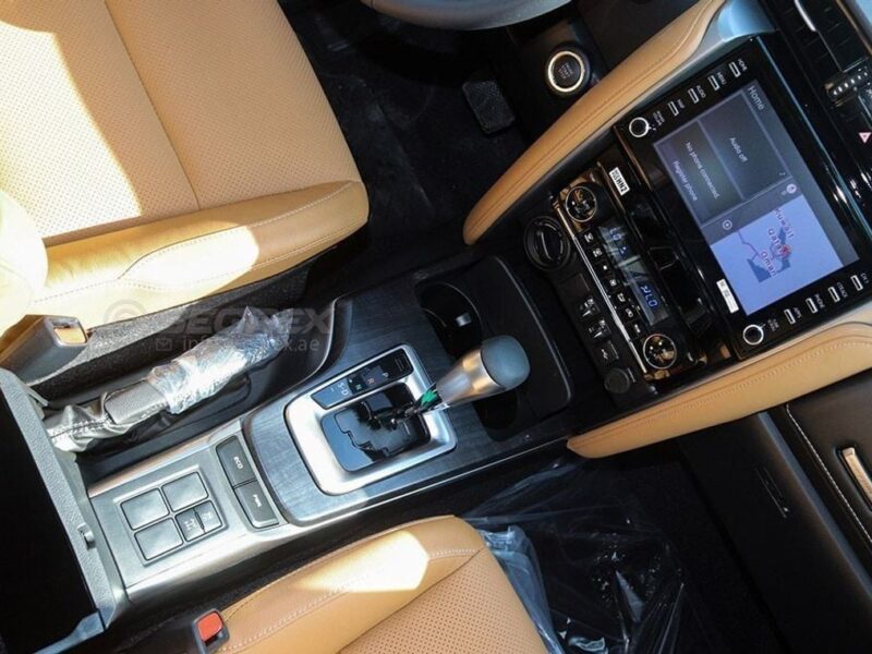 2025 Model Toyota Fortuner 4.0L 6 Cylinder Petrol Engine White Beige SUV 4WD GCC