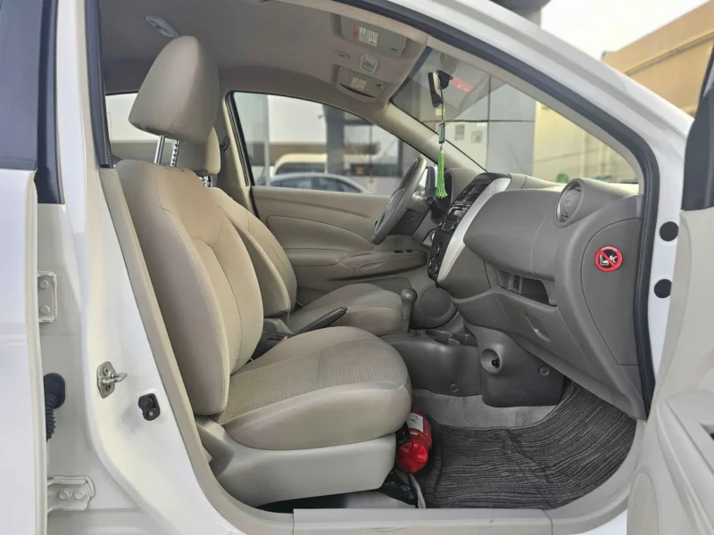 2022 Nissan Sunny SV GCC Specs 1.5 Litres V4 Petrol Engine White Beige Sedan