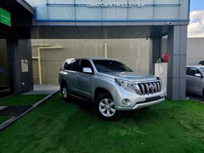 2015 Toyota Prado TXL V6 Petrol Engine 4.0 Litres Silver Beige SUV GCC Specs