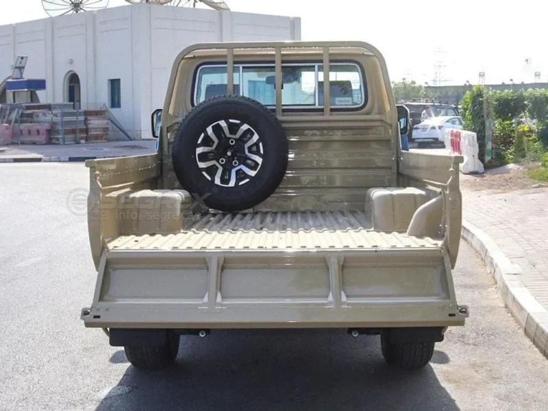 2025 Toyota Land Cruiser Pick Up LC79 Single Cabin 4.0L 6 Cylinders Engine Beige Tan