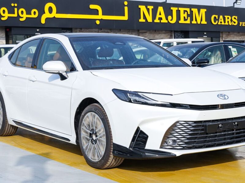 2026 Toyota Camry 4 Cylinder Petrol Engine White Tan Sedan GCC Specs