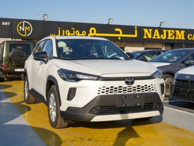2025 Toyota Corolla Cross 4 Cylinder Petrol Engine White Black SUV GCC Specs