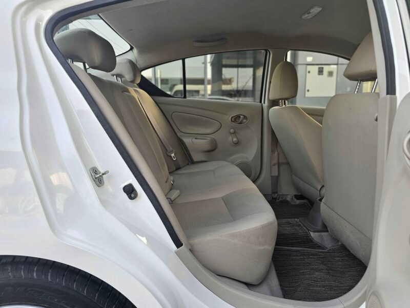 2022 Nissan Sunny SV GCC Specs 1.5 Litres V4 Petrol Engine White Beige Sedan