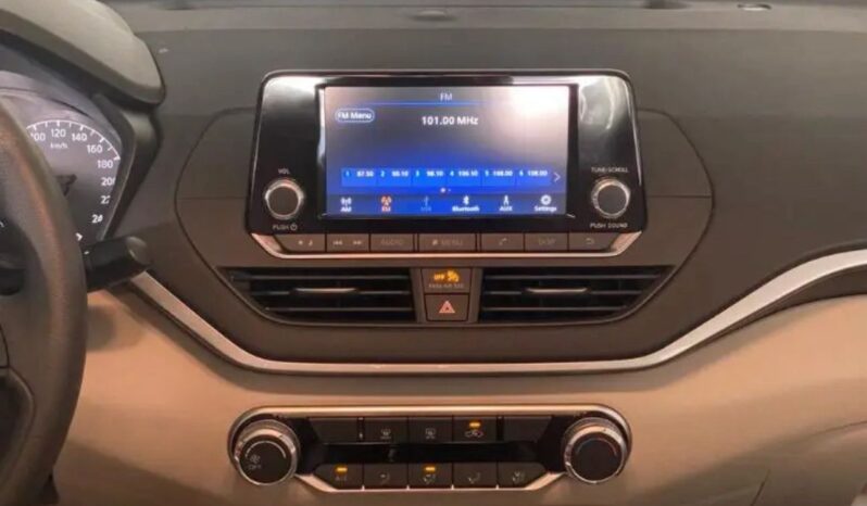 2024 Nissan Altima 2.5-liter 4 Cylinder Petrol Engine White Beige Sedan AWD