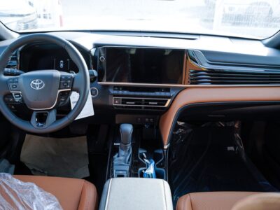 2026 Toyota Camry 4 Cylinder Petrol Engine White Tan Sedan GCC Specs
