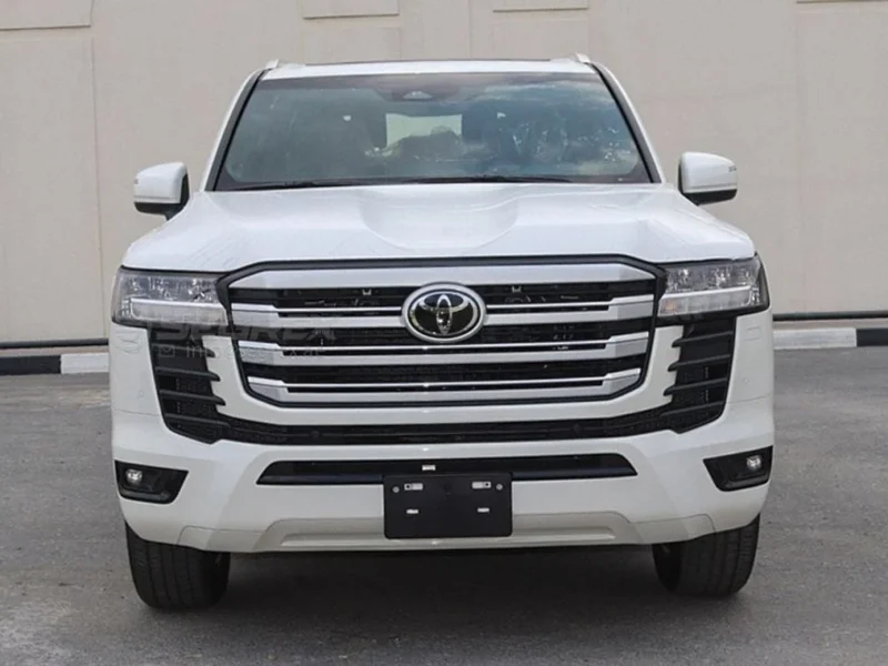 2026 Toyota Land Cruiser GXR 3.5L 6 Cylinders Petrol Engine White Black SUV GCC Specs