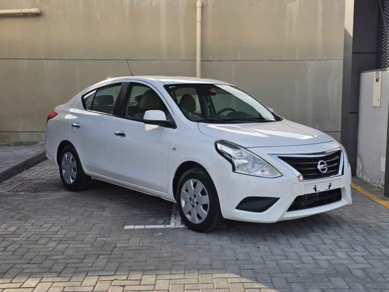 2022 Nissan Sunny SV GCC Specs 1.5 Litres V4 Petrol Engine White Beige Sedan