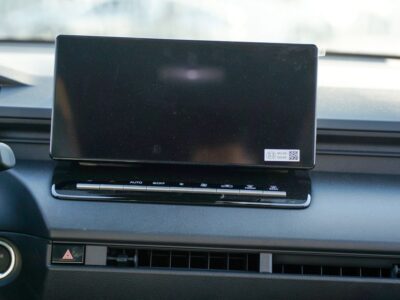 2025 Toyota Corolla Cross 4 Cylinder Petrol Engine White Black SUV GCC Specs