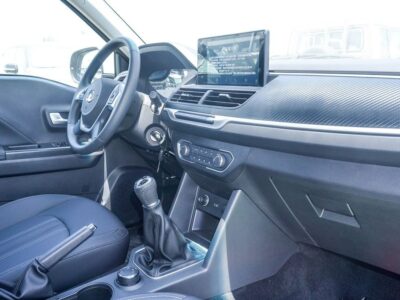 2025 Great Wall Wingle 2.4L 4 Cylinder Petrol Engine White Black Pick Up Truck 4WD