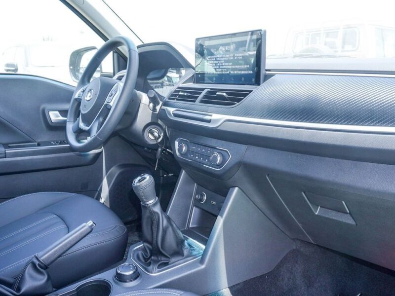 2025 Great Wall Wingle 2.4L 4 Cylinder Petrol Engine White Black Pick Up Truck 4WD