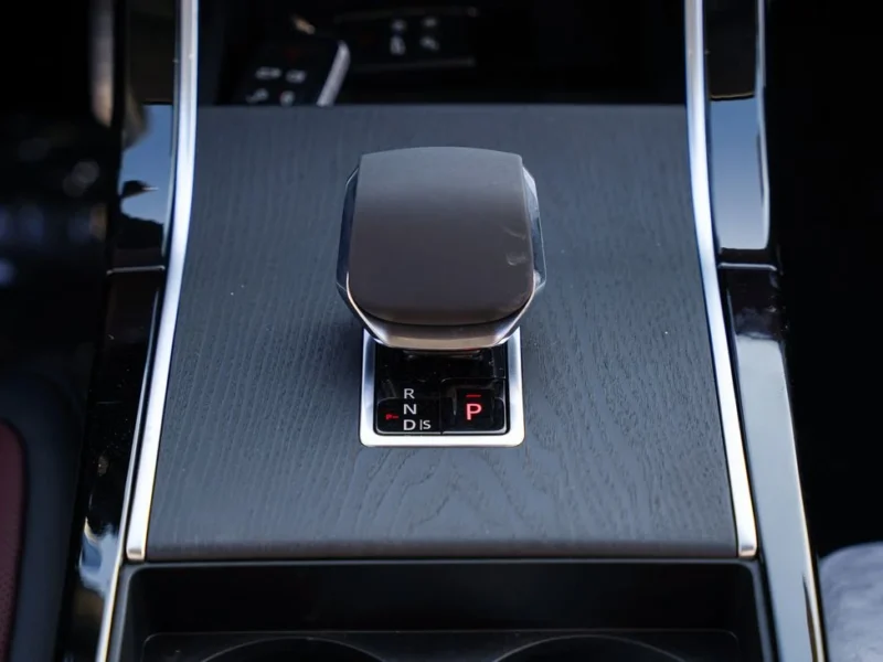 2025 Land Rover Range Rover Evoque 4 Cylinder Petrol Engine Green Burgundy SUV GCC