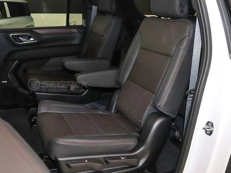 2023 Chevrolet Suburban High Country 6.2L 8 Cylinders Petrol AWD White Black SUV