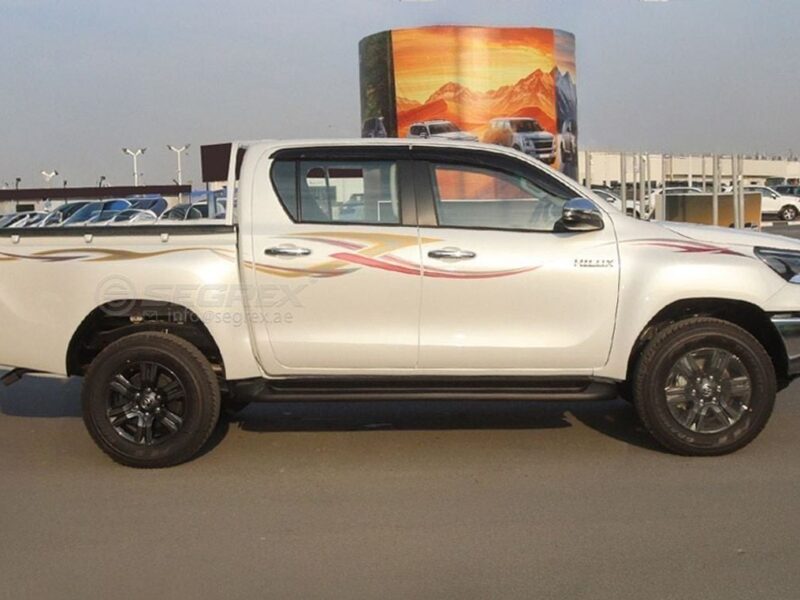 2026 Toyota Hilux DC 2.7L 4 Cylinders Petrol Engine White Black Pick Up Truck 4WD