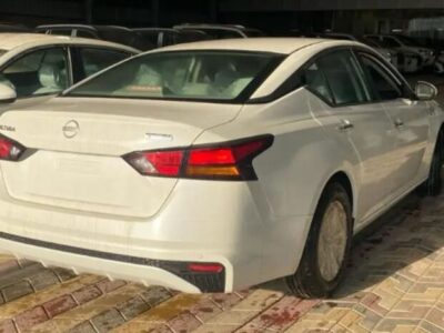 2024 Nissan Altima 2.5-liter 4 Cylinder Petrol Engine White Beige Sedan AWD