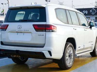 2026 Toyota Land Cruiser GXR 4.0L V6 Twin-Turbo Petrol Engine White Black SUV GCC