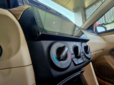 2024 Suzuki Ciaz GCC Specs 1.5 litres V4 Petrol Engine Silver Beige Sedan