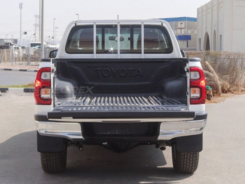 2026 Toyota Hilux DC 2.7L 4 Cylinders Petrol Engine White Red Pick Up Truck 4WD