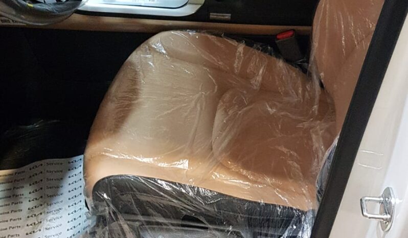 2024 Kia Carnival 3.5 Litre V6 Petrol Engine White Tan MPV FWD GCC Specs