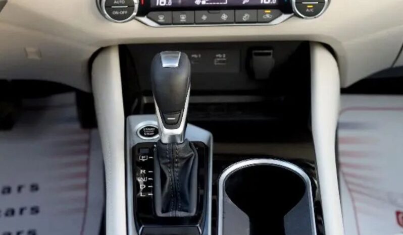 2024 Nissan Altima 2.5-liter 4 Cylinder Petrol Engine White Beige Sedan AWD