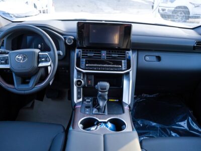 2026 Toyota Land Cruiser GXR 4.0L V6 Twin-Turbo Petrol Engine White Black SUV GCC