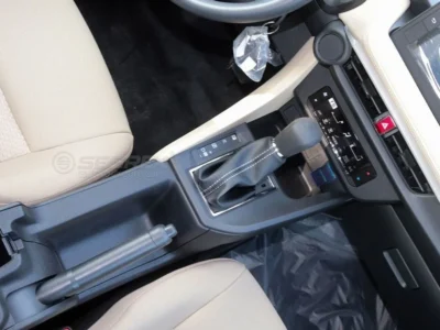 2026 Toyota Yaris Petrol AT 1.5L 4 Cylinders Petrol Engine White Beige Sedan FWD GCC