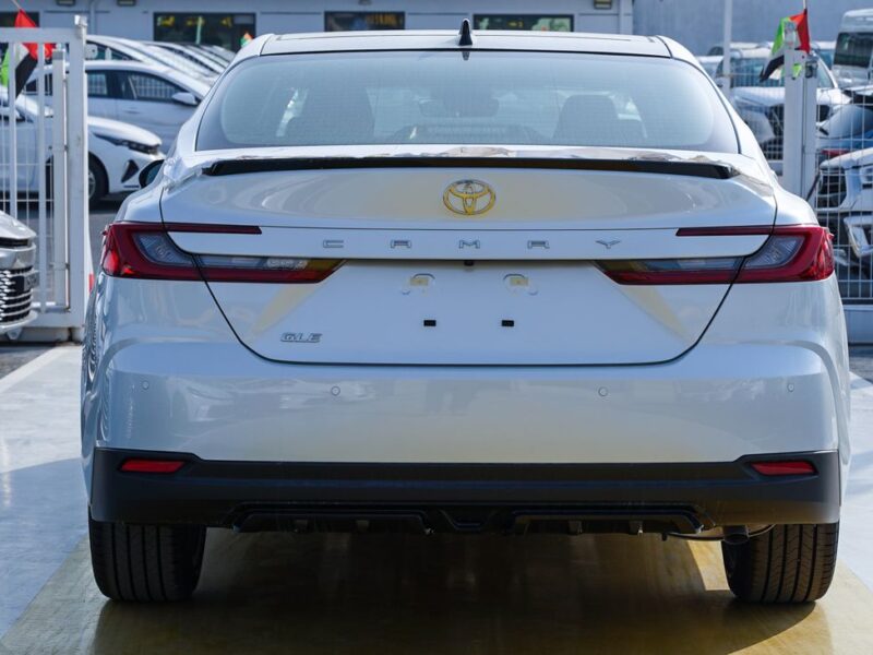 2026 Toyota Camry 4 Cylinder Petrol Engine White Tan Sedan GCC Specs