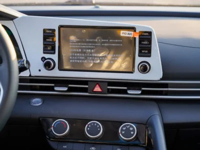 2025 Hyundai Elantra 4 Cylinder Petrol Engine White Black Sedan Chinese Specs