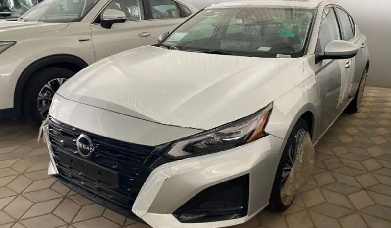 2024 Nissan Altima 2.5-liter 4 Cylinder Petrol Engine Silver Beige Sedan AWD