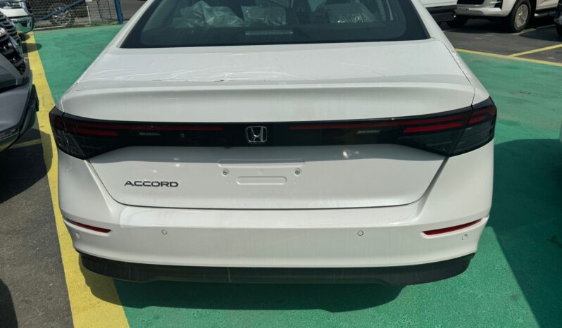 2024 Honda Accord 1.5L Turbocharged 4-Cylinder Gasoline Engine White Black Sedan