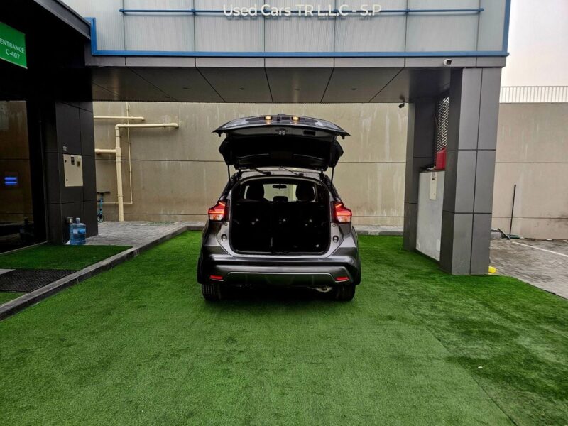 2022 Nissan Kicks SV 1.6 Litres V4 Petrol Engine Grey Black SUV American Specs
