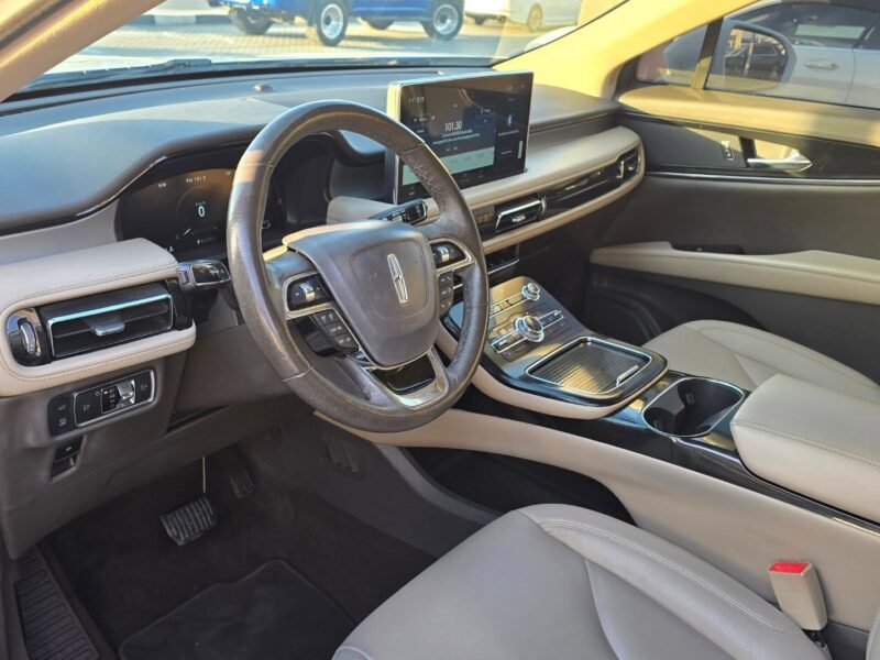 2022 Lincoln Nautilus 2.0L Turbocharged 4 Cylinder White Beige SUV AWD