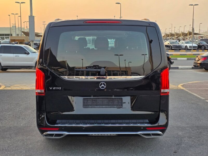 2018 Mercedes-Benz V250 2.0L Petrol 4-cylinder Turbocharged Black Red Van GCC Specs