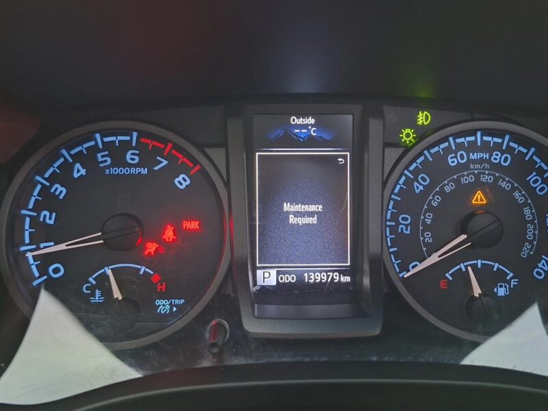 2017 Toyota Tacoma TRD 3.5 Litres V6 Petrol Engine White Black Pick Up Truck GCC Specs