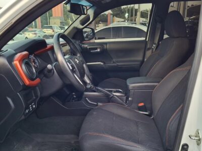 2017 Toyota Tacoma TRD 3.5 Litres V6 Petrol Engine White Black Pick Up Truck GCC Specs