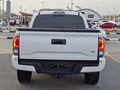 2017 Toyota Tacoma TRD 3.5 Litres V6 Petrol Engine White Black Pick Up Truck GCC Specs