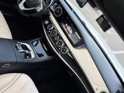 2020 Mercedes-Maybach S 560 4MATIC 4.0 Litre Twin-turbo V8 Engine Black Beige Sedan