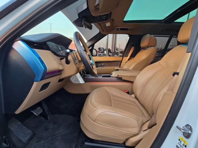 2023 Land Rover Range Rover Vogue 4.4 Litres V8 Supercharged White Tan SUV