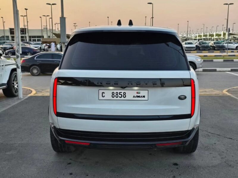 2023 Land Rover Range Rover Vogue 4.4 Litres V8 Supercharged White Tan SUV