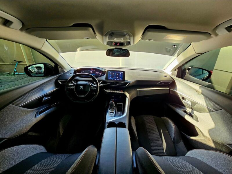 2023 Peugeot 3008 1.6 Litres V4 Petrol Engine Silver Grey SUV GCC Specs