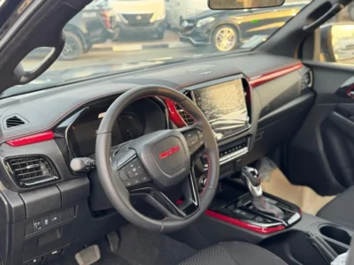 2025 Isuzu DMax 3.0L 4 Cylinders Engine Crew Cab 4WD GT Black Pick Up Truck GCC