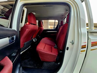 2022 Toyota Hilux SR5 4 Cylinder Petrol Engine White Red Pick Up Truck GCC Specs