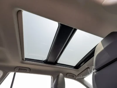 2025 Toyota RAV4 2.0L 4 Cylinders Petrol Engine 4WD White Black SUV CHINESE